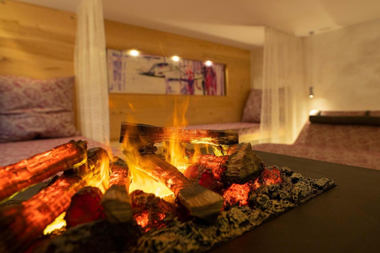 Hotel Lucia Damuels Eksteriør bilde