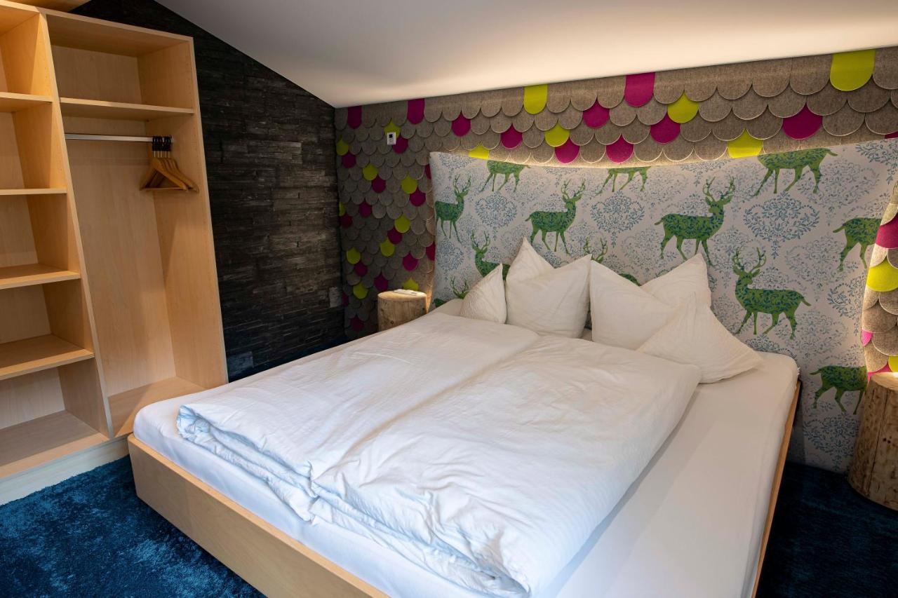 Hotel Lucia Damuels Eksteriør bilde