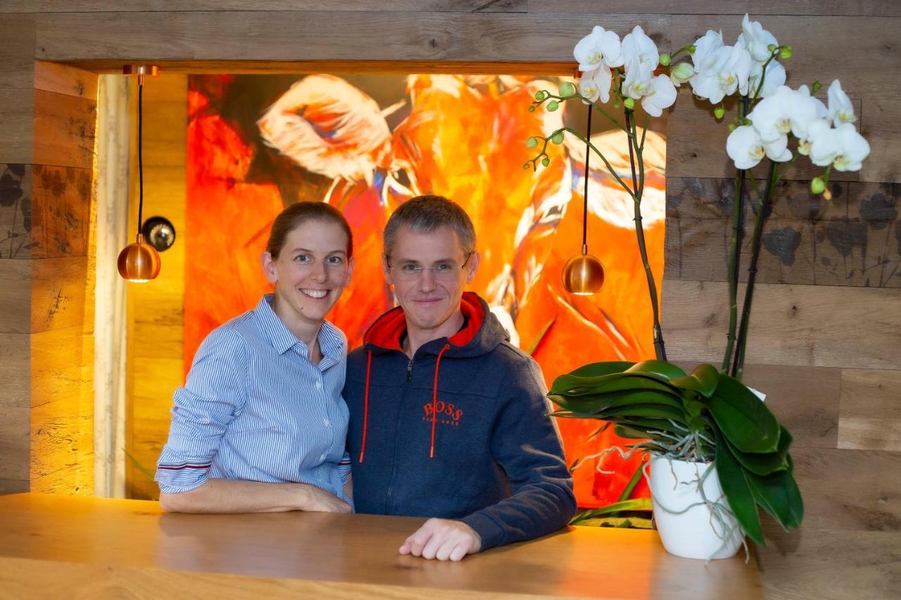 Hotel Lucia Damuels Eksteriør bilde