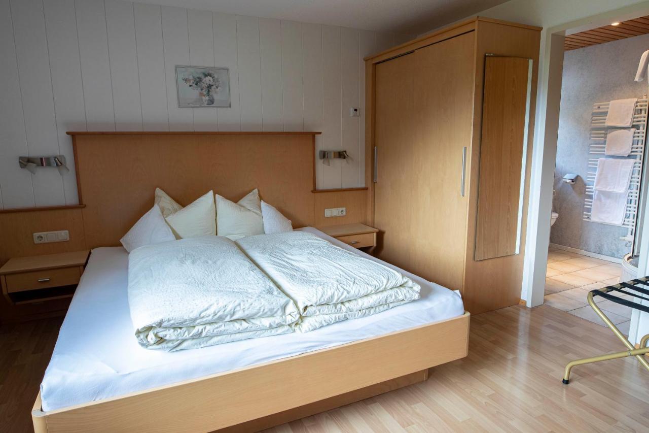 Hotel Lucia Damuels Eksteriør bilde