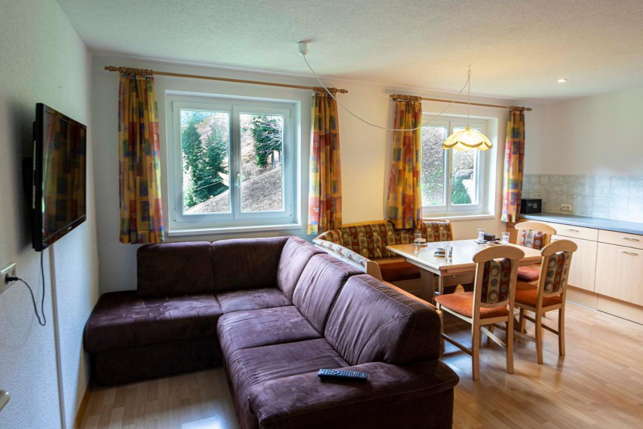 Hotel Lucia Damuels Eksteriør bilde
